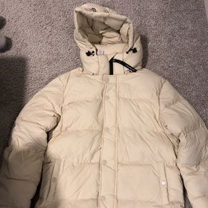 NWT Aritzia Super Puff size small in Sand White